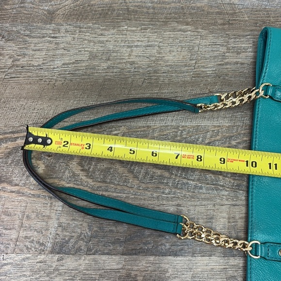 Michael Kors Jet Set Turquoise Pebbled Leather/Gold-Tone Hardware Shoulder Bag - Picture 12 of 12